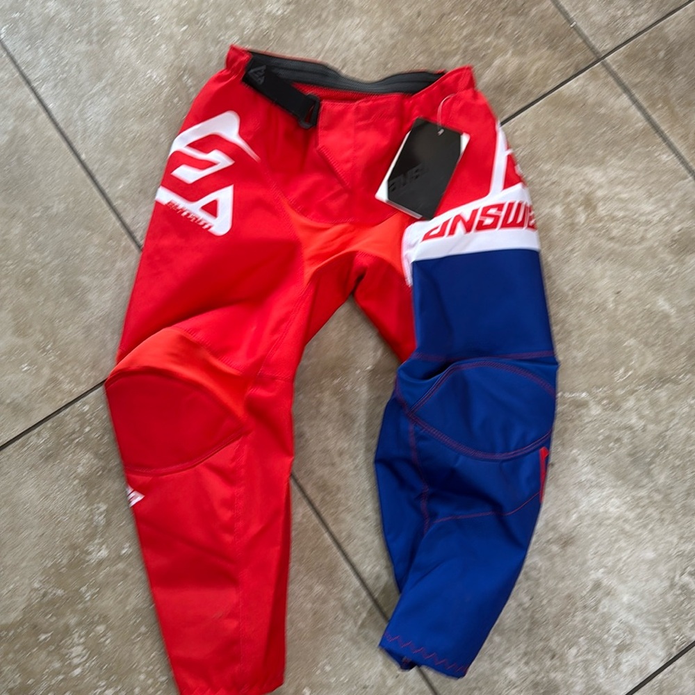 Never worn NEW with tags Amswer dirt bike pants size 28Y